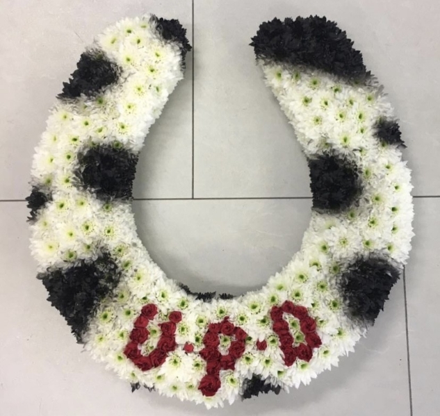 Horse Shoe Funeral Tribute